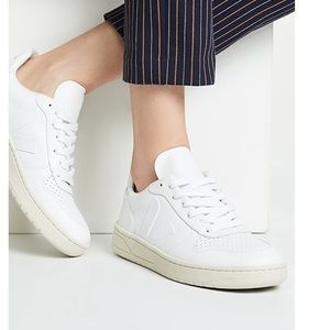 NEW Veja V-10 Leather Sneakers - White - 8